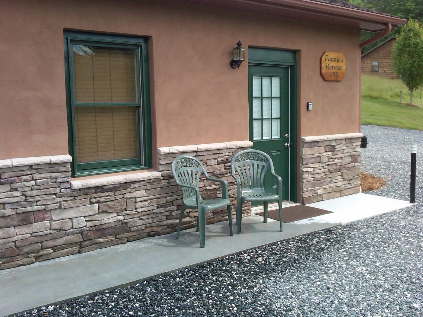 Fannie's Retreat front entrance